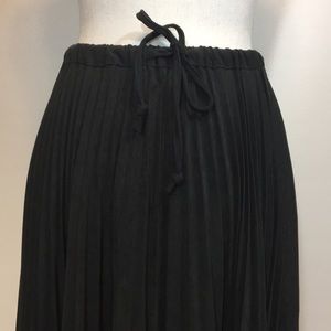 Black Faux Suede Accordion Pleat Skirt